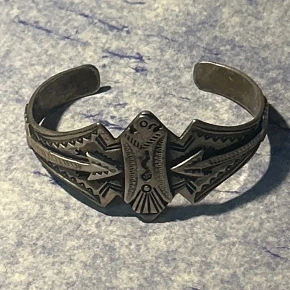 vintage Fred Harvey Thunderbird whirling log Sterling cuff - Picture 5 of 5